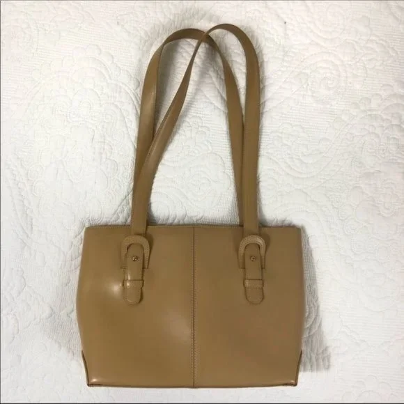 M London Italian Leather Handbag beautiful tailored look. - Picture 1 of 7